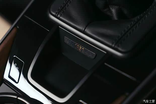 保时捷911 GT3特别版官图发布 致敬初代356并配备25万英镑腕表 第16张 保时捷911 GT3特别版官图发布 致敬初代356并配备25万英镑腕表 第16张