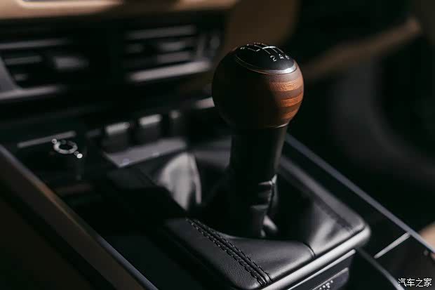 保时捷911 GT3特别版官图发布 致敬初代356并配备25万英镑腕表 第15张 保时捷911 GT3特别版官图发布 致敬初代356并配备25万英镑腕表 第15张