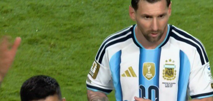 梅西帽子戏法世界杯16球追平纪录 阿根廷3-0阿尔及利亚取开门红 第25张 梅西帽子戏法世界杯16球追平纪录 阿根廷3-0阿尔及利亚取开门红 第25张
