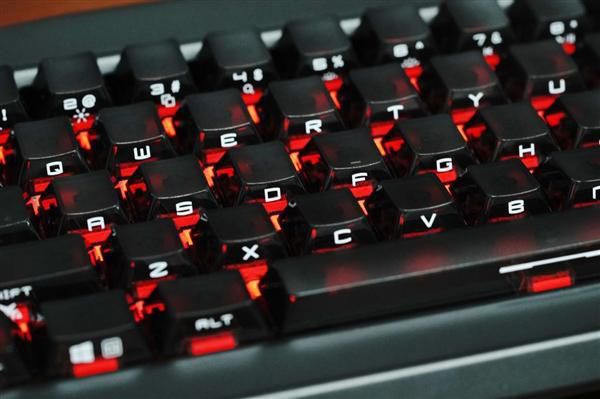 微星发布X68K紧凑型磁轴机械键盘:68键配列、8000Hz轮询率、全铝机身 第4张 微星发布X68K紧凑型磁轴机械键盘:68键配列、8000Hz轮询率、全铝机身 第4张