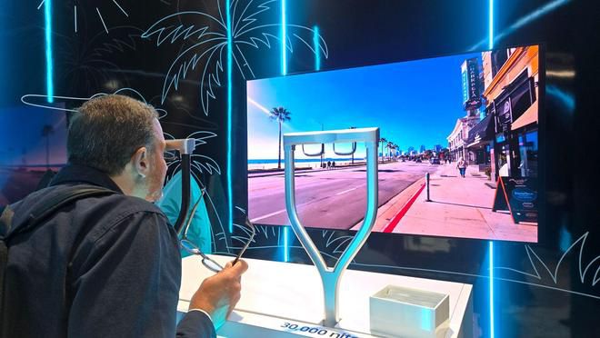 三星显示在AWE USA 2026展示1.3英寸40000尼特RGB OLEDoS微显示器  第2张