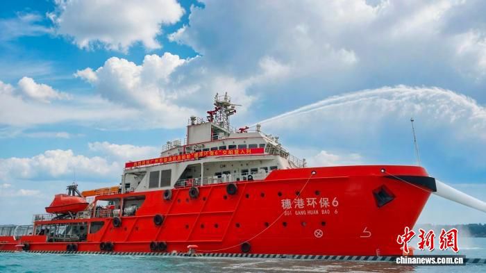 全国首艘地方政府全额投资溢油应急船“穗港环保6”轮在广州交付入列