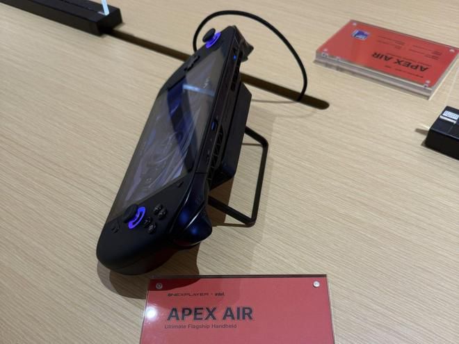 OneXPlayer在深圳展示4款英特尔锐炫G3 Extreme处理器游戏掌机新品 第4张 OneXPlayer在深圳展示4款英特尔锐炫G3 Extreme处理器游戏掌机新品 第4张