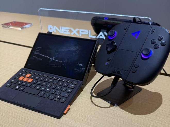 OneXPlayer在深圳展示4款英特尔锐炫G3 Extreme处理器游戏掌机新品