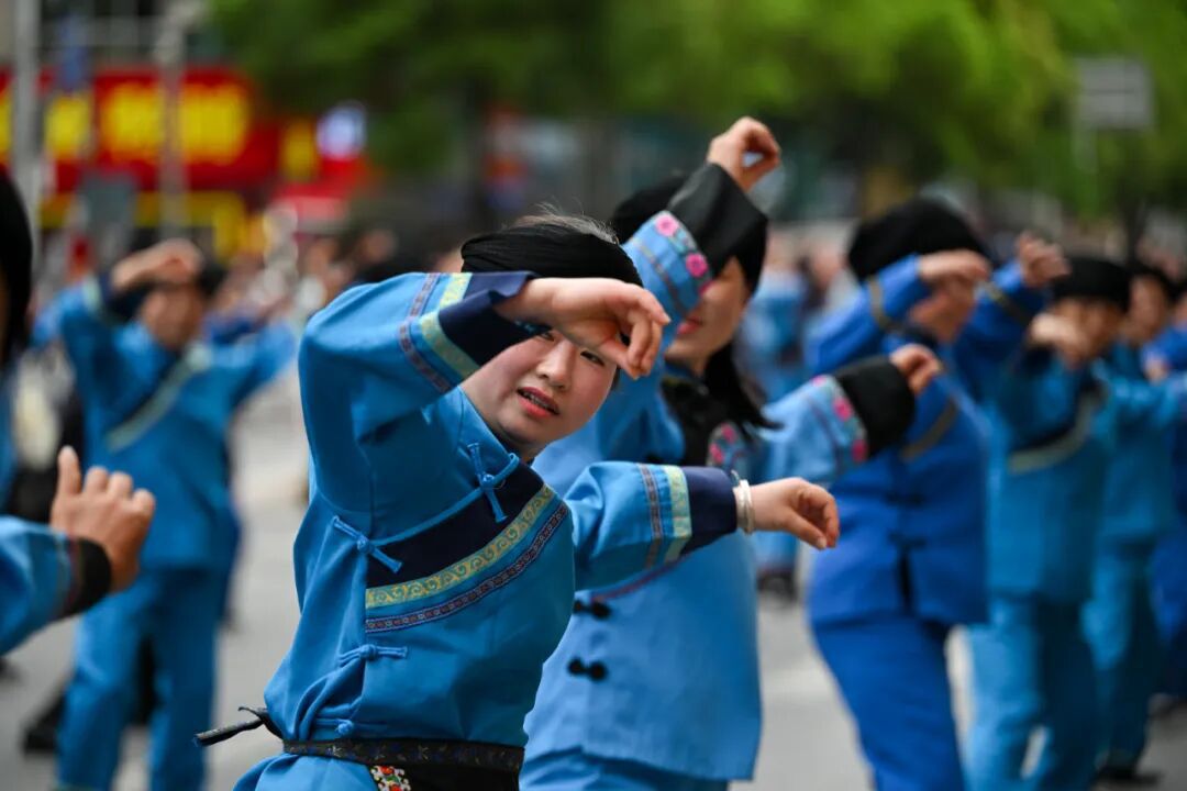 对话非遗传承者:土家族摆手舞如何从千年村寨走向国际舞台 第2张 对话非遗传承者:土家族摆手舞如何从千年村寨走向国际舞台 第2张