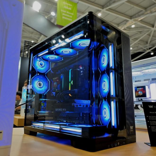 曜越COMPUTEX 2026推出Stage系列全景海景房机箱  第3张
