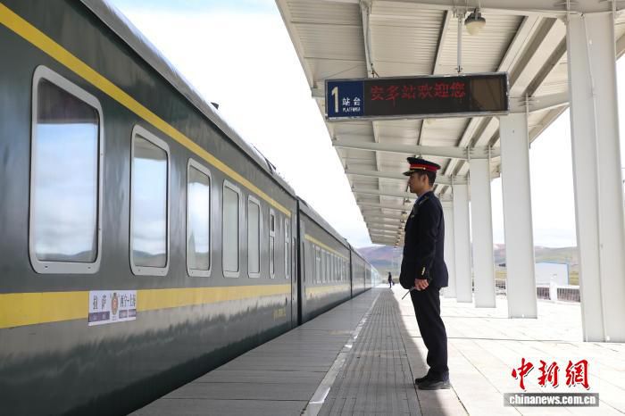 全国铁路7月1日实行新列车运行图 客货列车分别增开106列和111列