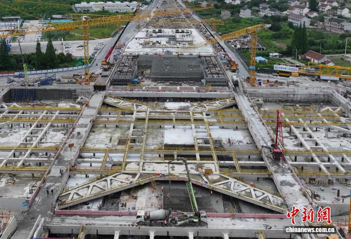 沪宁合高铁海门北站地下主体结构完工 系中国最长超深超大基坑地下高铁站