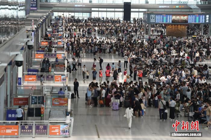 西安铁路局预计发送旅客263.4万人次 端午假期运输同比增4.9 第1张 西安铁路局预计发送旅客263.4万人次 端午假期运输同比增4.9 第1张