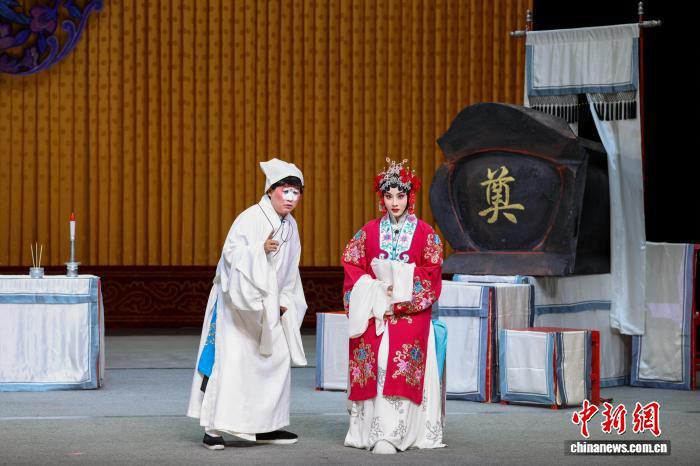 童芷苓纪念演出暨王梦婷专场在上海天蟾逸夫舞台上演