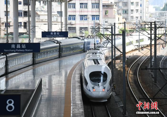 南铁7月1日起实施新运行图 图定旅客列车增至703.5对  第2张