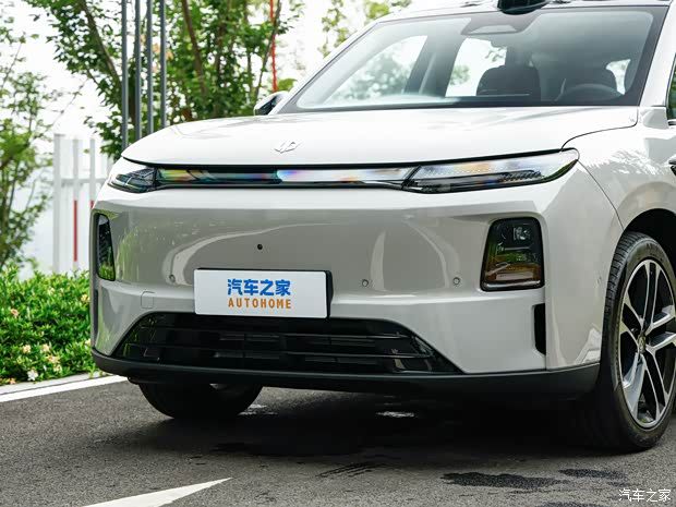 2027款零跑C10上市 指导价12.58万起 提供纯电/增程各两款 第14张 2027款零跑C10上市 指导价12.58万起 提供纯电/增程各两款 第14张