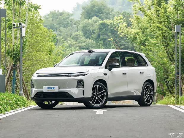 2027款零跑C10上市 指导价12.58万起 提供纯电/增程各两款 第13张 2027款零跑C10上市 指导价12.58万起 提供纯电/增程各两款 第13张