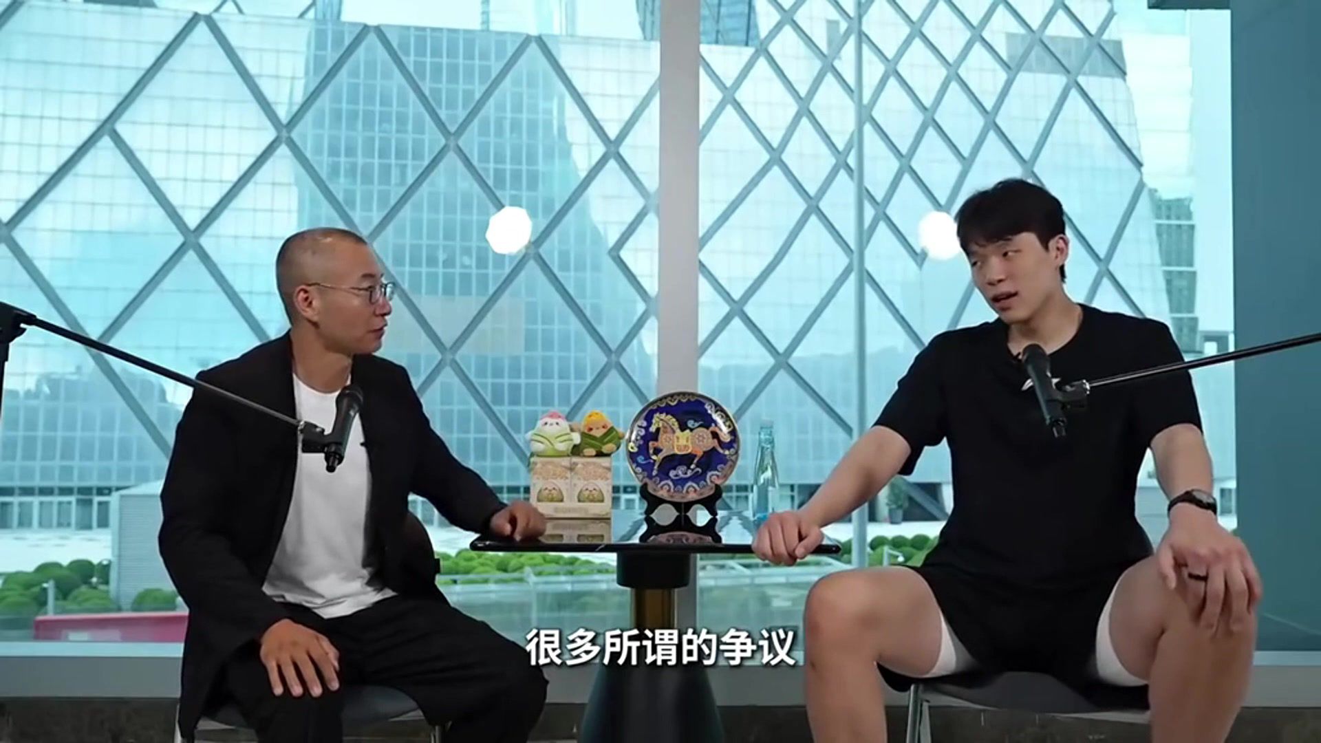 杨瀚森回应恶评：不介意，称部分批评“很有才”