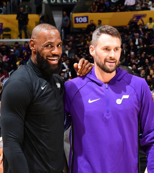 ESPN记者：詹姆斯大概率留湖人 乐福可能加盟实现重聚