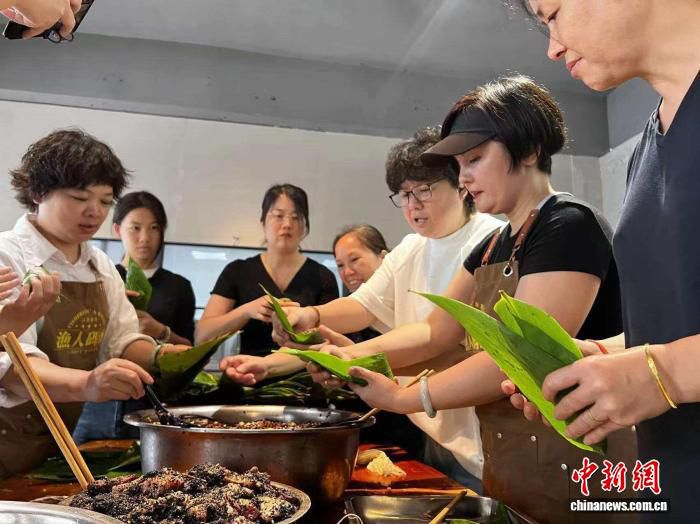 台胞袁晨端午前夕踏上寻亲路 发布视频三小时半联系上失联二十余年堂兄  第1张