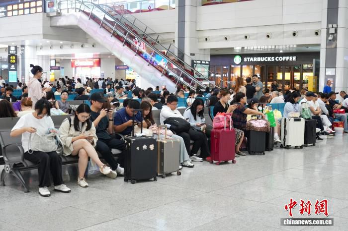 重庆火车站预计端午假期发送旅客125万人次