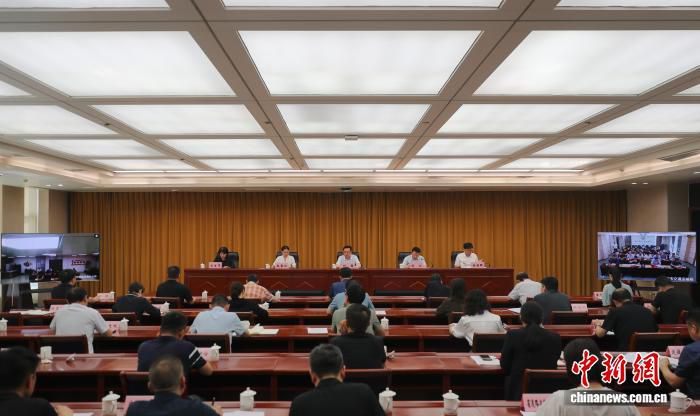 河南省交通运输厅联合公安核查92.6万条线索 已发现758条非法营运线索