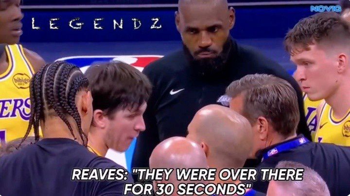 NBA赛场唇语解读:文班亚马指令引争议,赛季十大名场面回顾 第5张 NBA赛场唇语解读:文班亚马指令引争议,赛季十大名场面回顾 第5张