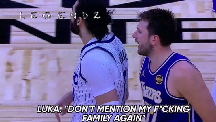 NBA赛场唇语解读:文班亚马指令引争议,赛季十大名场面回顾 第6张 NBA赛场唇语解读:文班亚马指令引争议,赛季十大名场面回顾 第6张