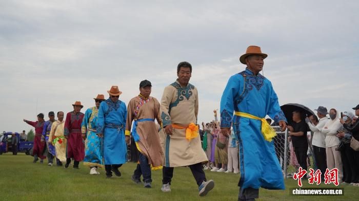 讷河市举办第三十三届瑟宾节暨民族风情游活动