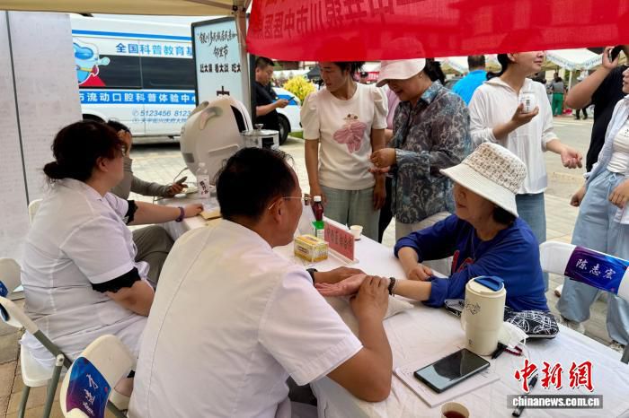 宁夏银川举办“多民族居民亲如一家”邻里节 各族民众共迎端午  第3张