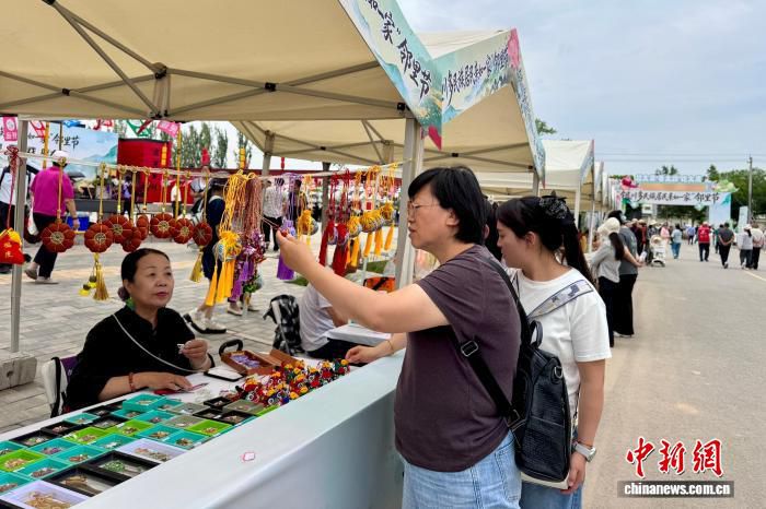宁夏银川举办“多民族居民亲如一家”邻里节 各族民众共迎端午