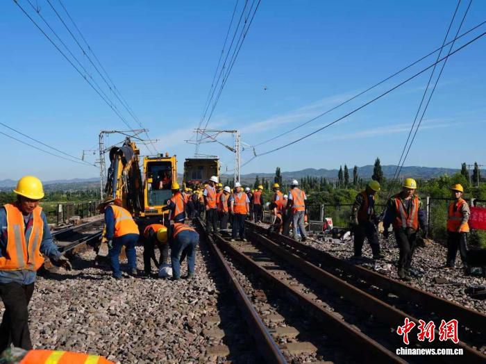 侯月铁路集中修施工结束 年运输能力约一亿吨能源通道完成检修