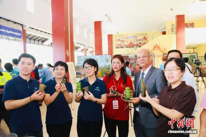 中柬联合在柬埔寨皇家艺术大学举办端午文化主题活动