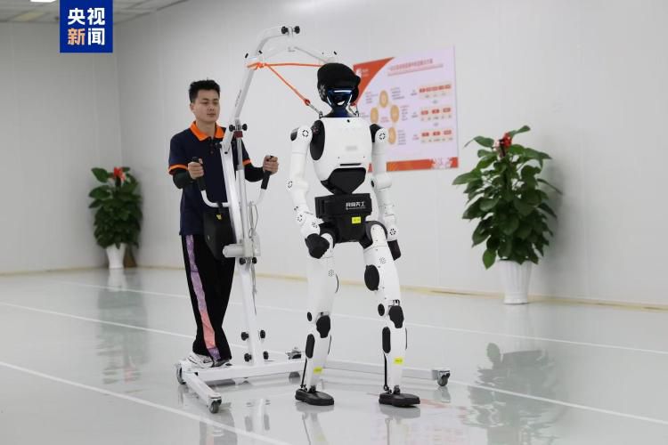 北京亦庄万台级具身智能机器人超级工厂投用 规划2030年产能50万台套 第2张 北京亦庄万台级具身智能机器人超级工厂投用 规划2030年产能50万台套 第2张