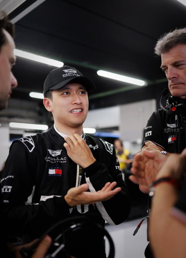 周冠宇首次驾驶2026年新一代F1赛车 完成超600公里测试 第2张 周冠宇首次驾驶2026年新一代F1赛车 完成超600公里测试 第2张