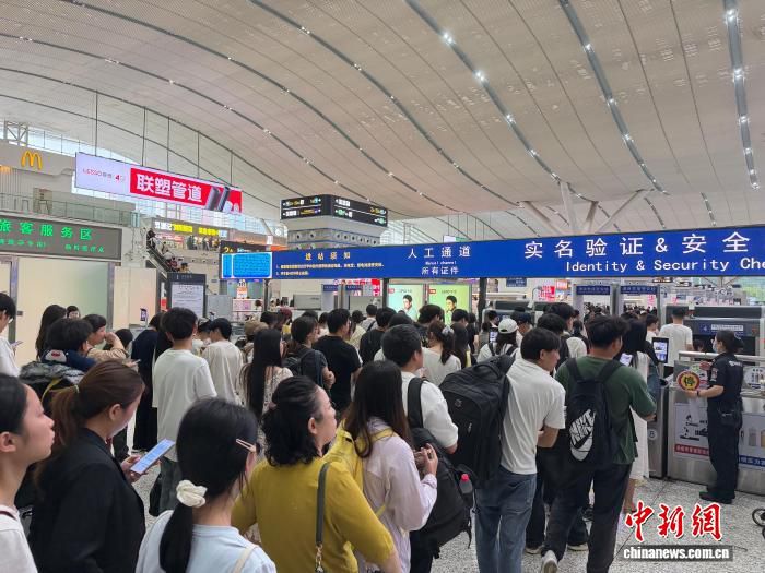 国铁广州局端午假期预计发送旅客1160万人次 6月19日客流最高