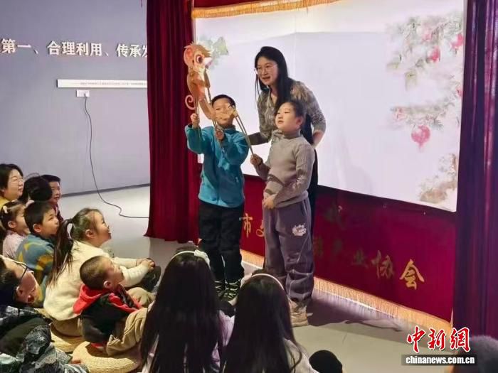 95后姑娘李玮将济南皮影戏带回新疆昌吉 创办研学工坊剧场 第2张 95后姑娘李玮将济南皮影戏带回新疆昌吉 创办研学工坊剧场 第2张