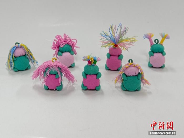 壮族非遗“麽乜”“渡河公”端午销售走俏年轻群体