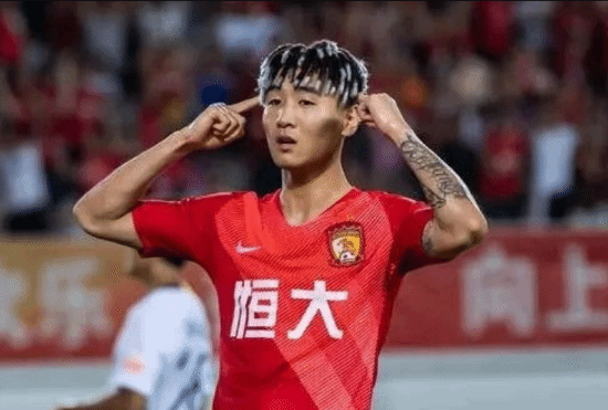 徐亮阐述中超球员顶薪待遇 税前五百万元已占日韩三分之一 第2张 徐亮阐述中超球员顶薪待遇 税前五百万元已占日韩三分之一 第2张