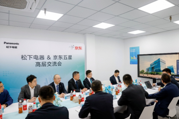 松下总裁丰嶋明率团访问京东MALL，双方围绕渠道升级展开高层对话