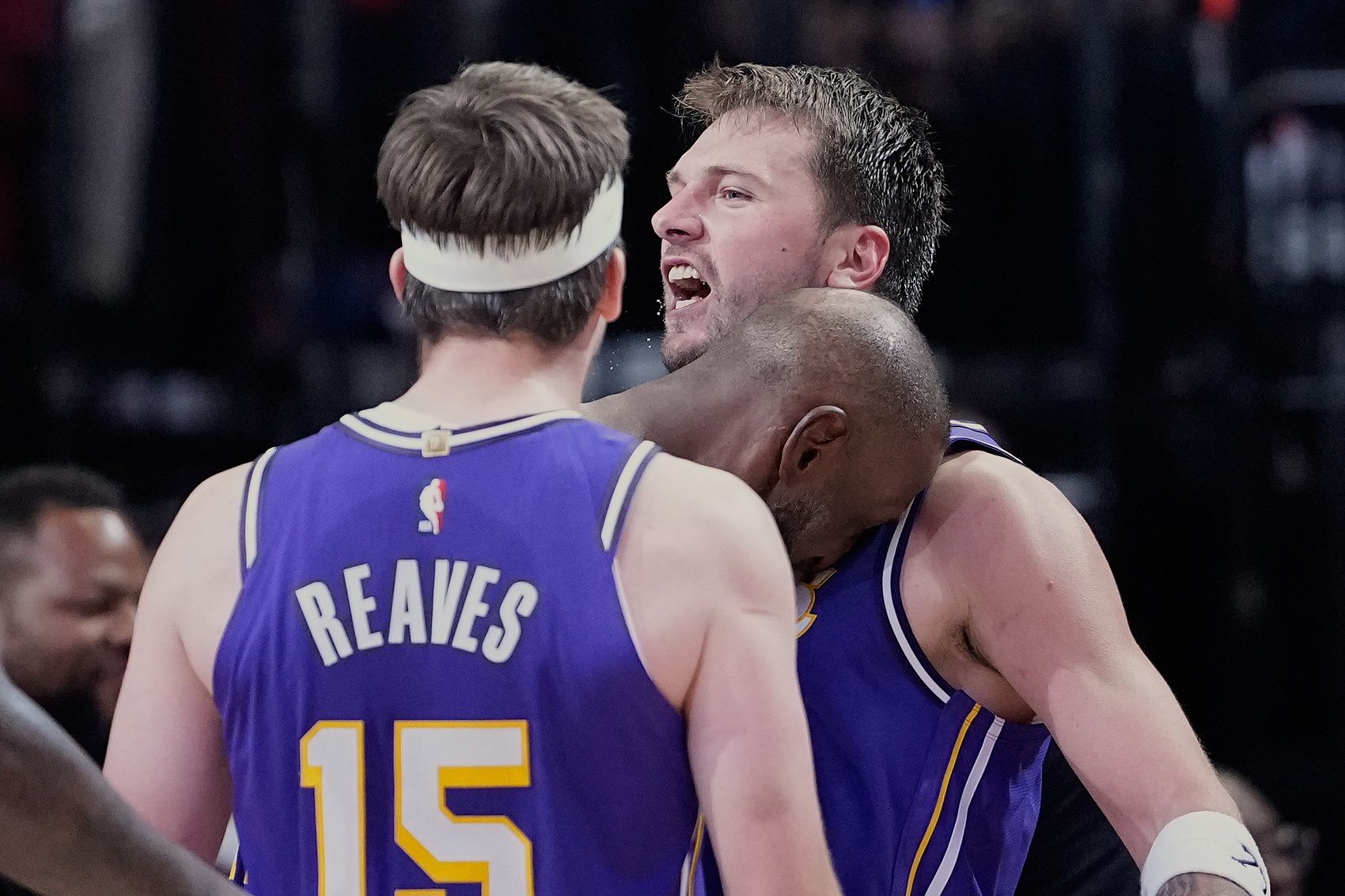 湖人詹姆斯1.01亿美元合约到期与东契奇休赛期联络动态