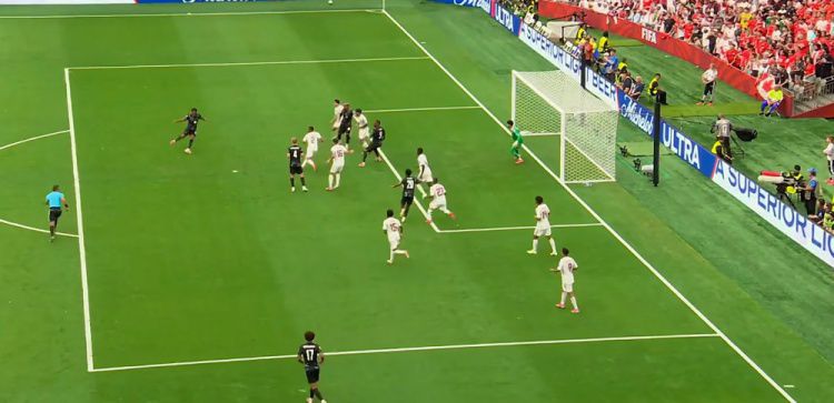 加拿大6-0击败卡塔尔取得队史世界杯首胜升至B组榜首 第3张 加拿大6-0击败卡塔尔取得队史世界杯首胜升至B组榜首 第3张