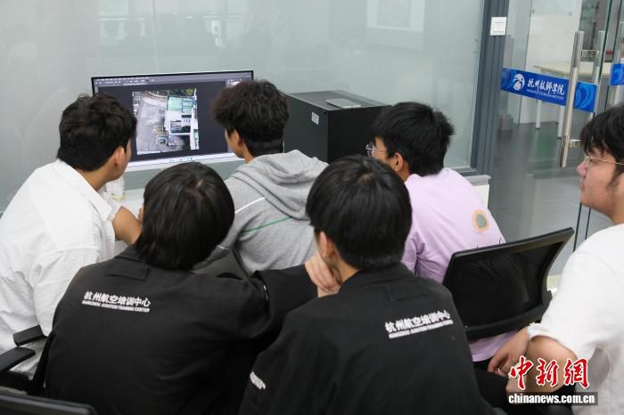 毕业生抢手 浙江技工院校提前布局低空经济赛道 第3张 毕业生抢手 浙江技工院校提前布局低空经济赛道 第3张