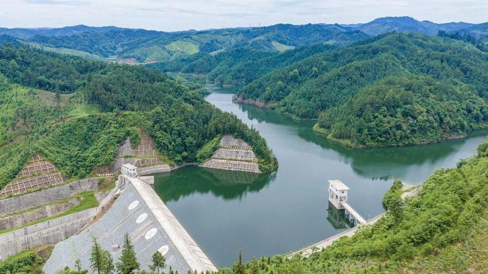 六张网规划建设全面部署 今年投资规模预计超7万亿元