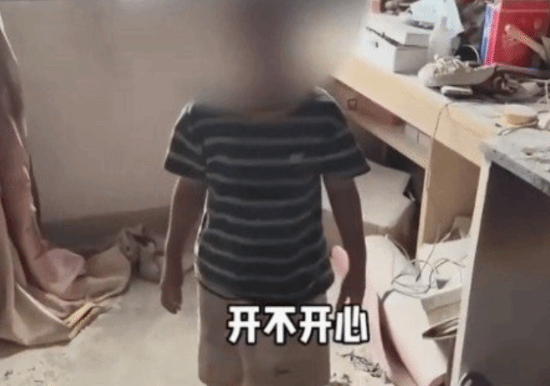 广东父亲在孩子玩火烧毁数十万货品后采用温和教育方式引热议 第1张 广东父亲在孩子玩火烧毁数十万货品后采用温和教育方式引热议 第1张