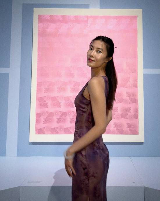 高莉莉发布《生化危机4重制版》艾达王角色写真组图