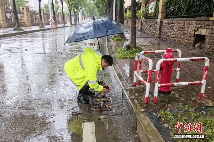 武汉梅雨期首场暴雨最大雨量223.9毫米 启动排涝Ⅱ级应急响应  第2张