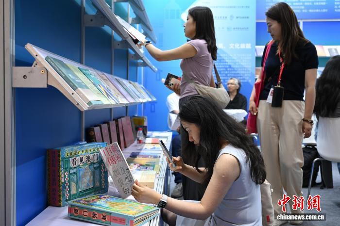 澳门出版业复苏：2024年图书出版增至978种 参展图博会展示逾300种出版物