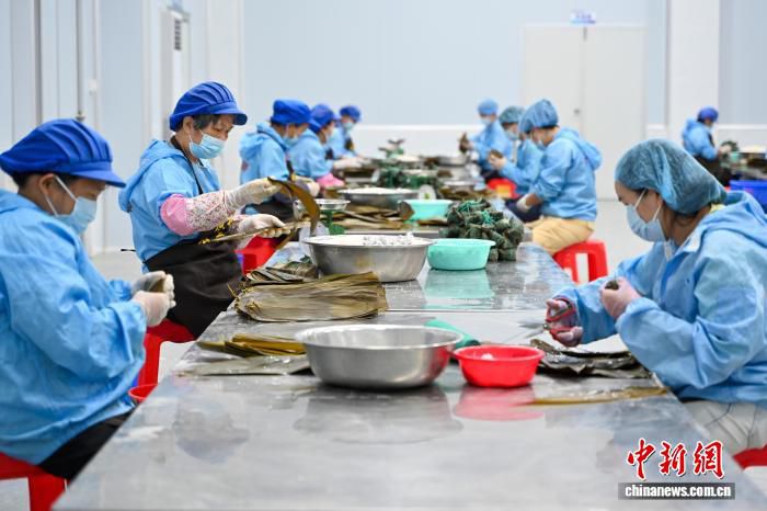 肇庆裹蒸非遗传承人申容珍:一口岭南本味里的端午技艺 第2张 肇庆裹蒸非遗传承人申容珍:一口岭南本味里的端午技艺 第2张