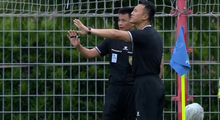 足协杯第4轮:上海海港2-1客胜上海赛更达 刘文杰补时阶段越位争议进球 第4张 足协杯第4轮:上海海港2-1客胜上海赛更达 刘文杰补时阶段越位争议进球 第4张