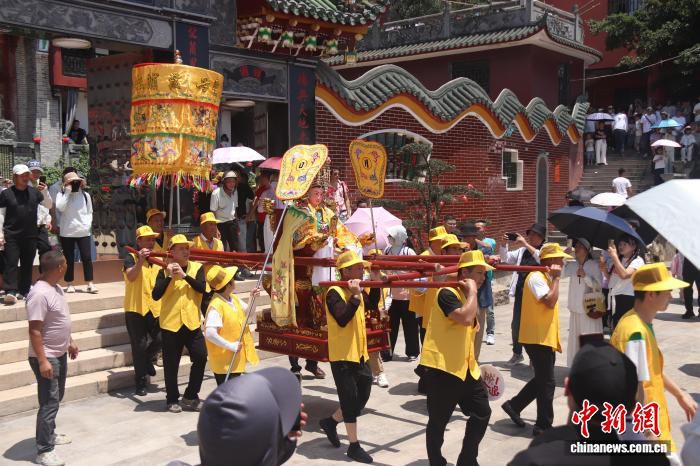 霞浦松山天后行宫端午节举办妈祖走水民俗活动暨第十四届妈祖杯龙舟赛