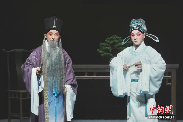 新编京剧《寻觅清照》首演落幕 国家艺术基金资助项目落户上海戏剧学院 第2张 新编京剧《寻觅清照》首演落幕 国家艺术基金资助项目落户上海戏剧学院 第2张