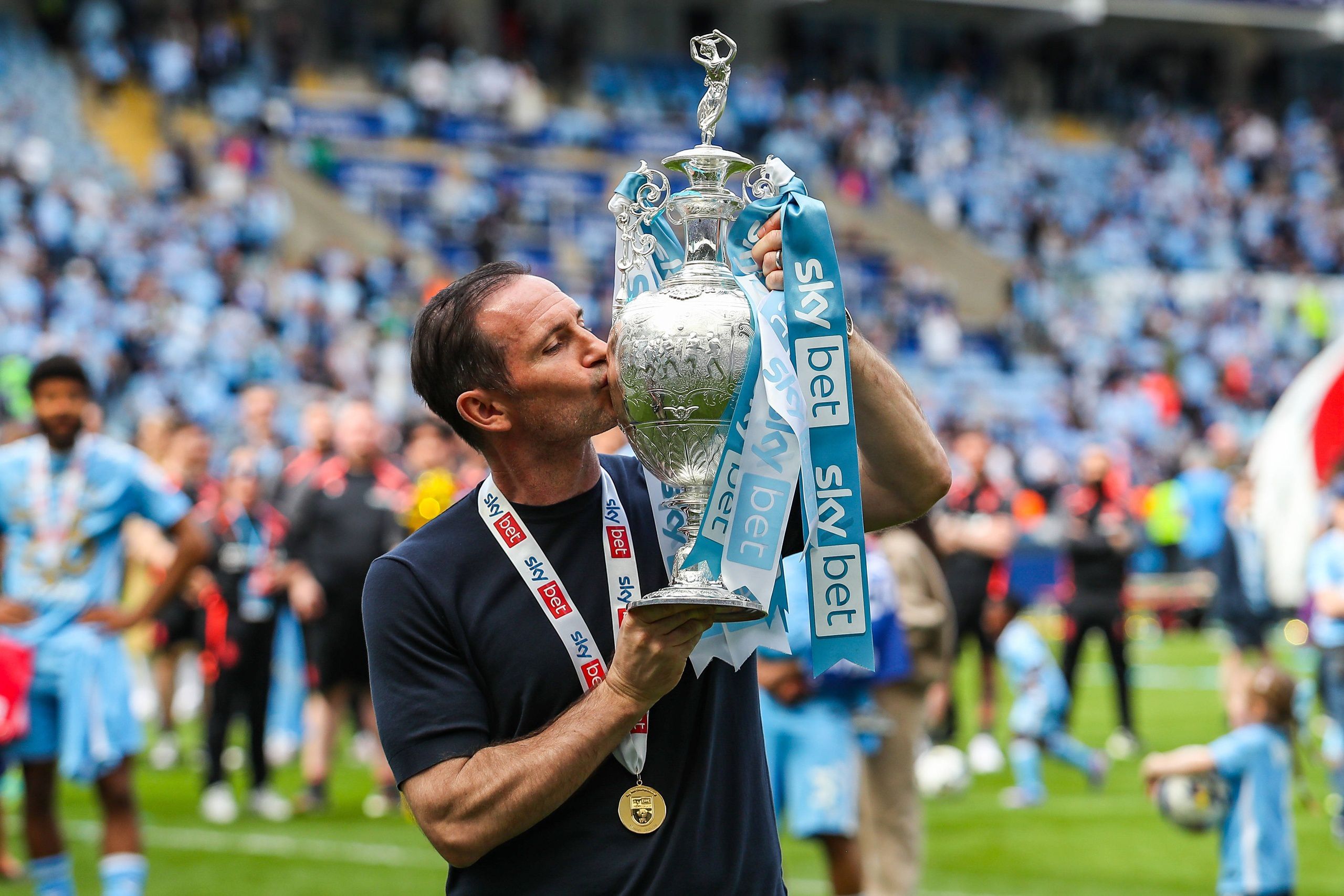 兰帕德即将与考文垂续约，率队锁定英超席位后深化谈判