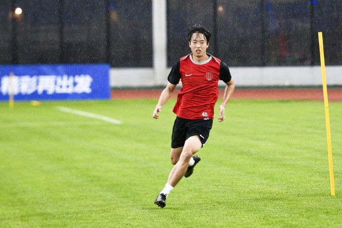 阿洛伊西与胡荷韬谈杯赛备战:间歇期准备充分,国脚归队合练 第8张 阿洛伊西与胡荷韬谈杯赛备战:间歇期准备充分,国脚归队合练 第8张